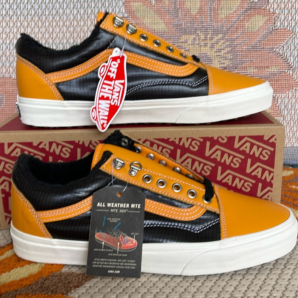 Vans Men’s Old Skool Mte (Mte) Apricot/Black
VN0A348F2NF
Sneakers All Weather